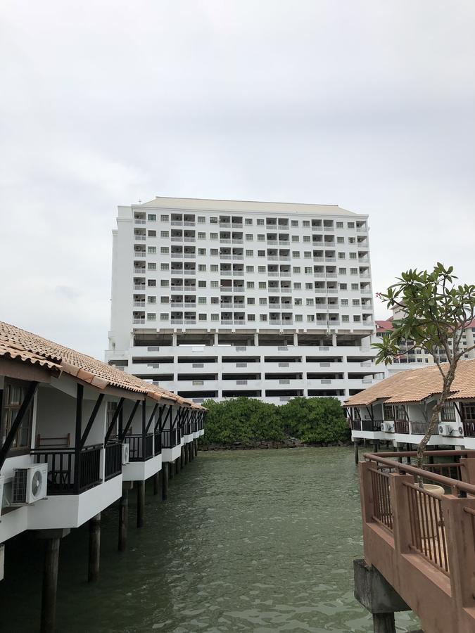 Private Water Chalet Port Dickson Exterior foto